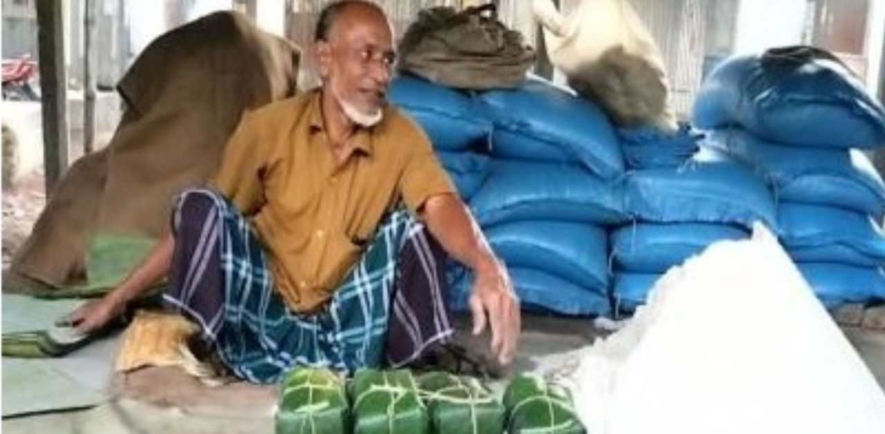 পরিবেশ রক্ষায় কুড়িগ্রামে কলাপাতায় লবণ বিক্রি